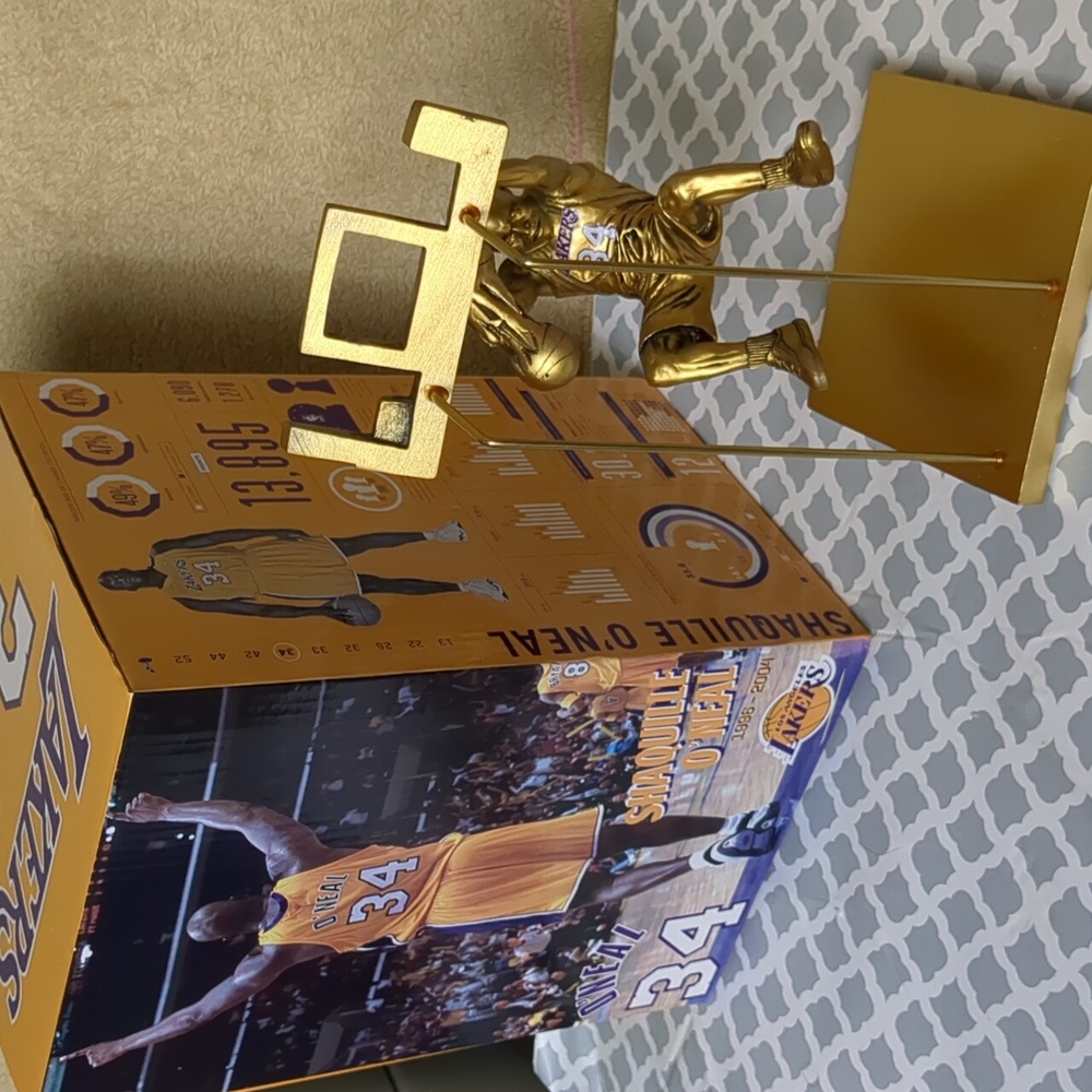 Shaquille O'Neal figure - Picture 2 of 14